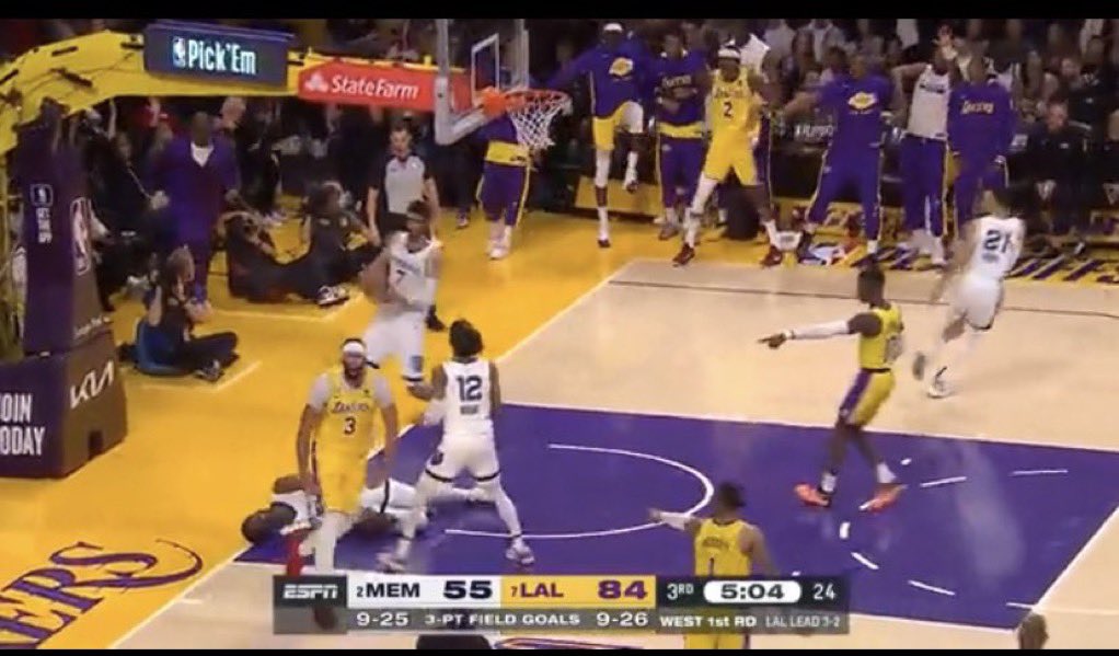 VinoUncorked's tweet photo. / AD just dunked on Jackson
/ Jackson is on the ground crying
/ Jackson’s teammates do not care and don’t even try to help him
/ Schroder is pointing at Jackson while he’s on the ground crying after getting dunked on
/ Lakers bench follows 😂

Might be the most disrespectful image from the playoffs so far 💀