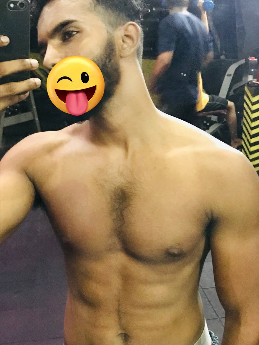 anwar_sheyk's tweet photo. my tongue can do a better job of teasing you than my words can 😋
.
.
.
.
#tonquetwisting 😉 https://t.co/9ZsLif98q1