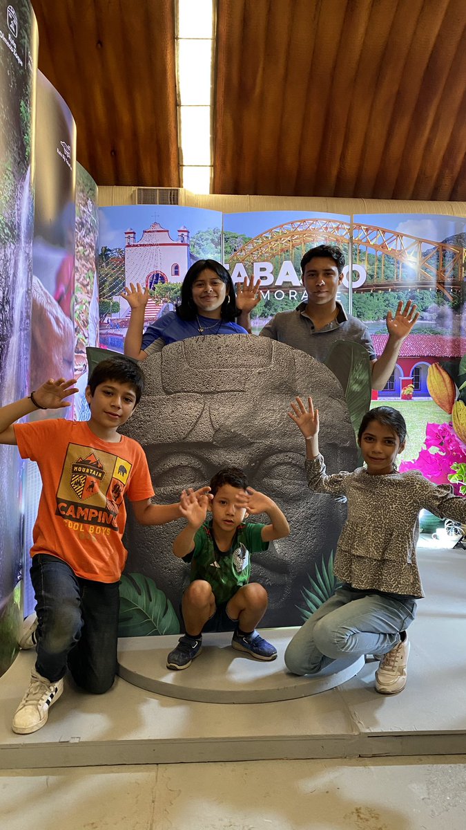 Turismo_Tabasco's tweet photo. 🎡Hoy es #Sábado de @FeriaTabasco_ 🎡
Visítanos en el stand de #TurismoTabasco en la nave 1 del Parque Tabasco “Dora María” y conoce todas las #EperienciasMemorables en #Tabasco
Además tómate la foto en nuestro muro #instagrameable
#TabascoMemorable #Tabasco https://t.co/ZN7yh5uWVA
