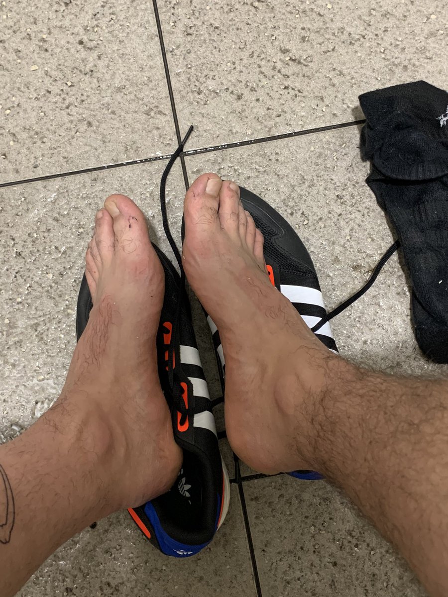 BaldyAlpha's tweet photo. Wet and hard Saturday training💪💦
These feet need a rest in someones mouth, who’ll be a lucky one😈 https://t.co/loS480xEEx