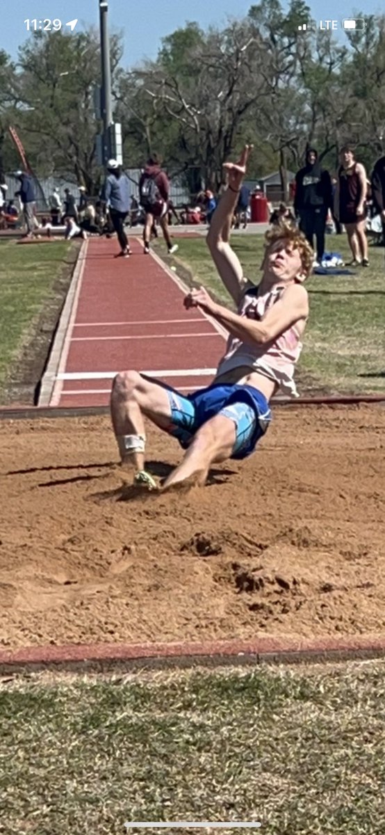 dawsonscott1010's tweet photo. 🔥 freshman c/o 26 🔥
🥇 regional champion 🥇
 🔒 20’3 🔒
📍cherokee, oklahoma https://t.co/Y68rbW0uIn