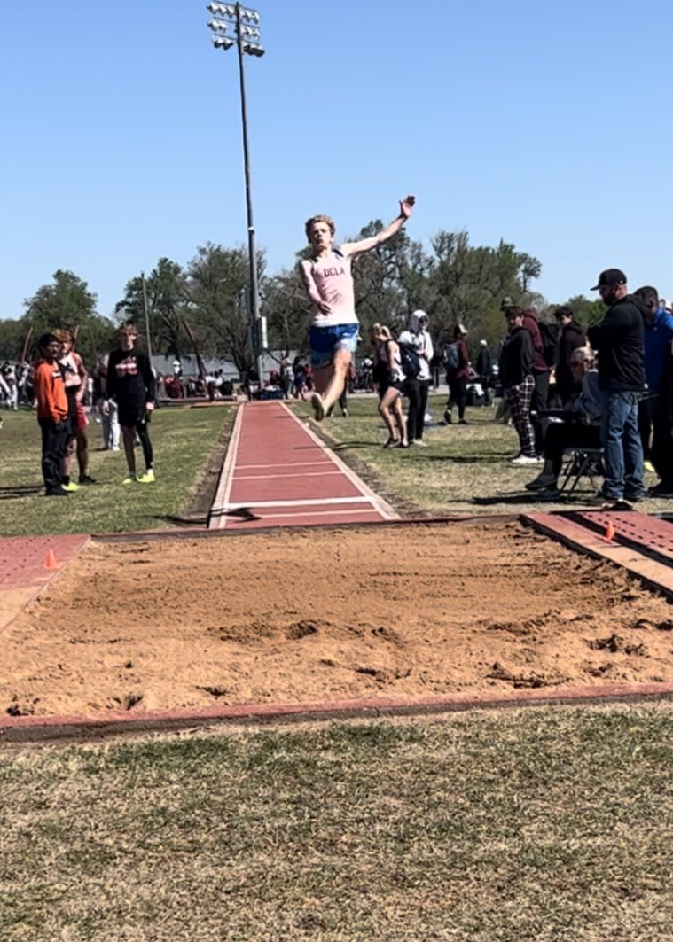 dawsonscott1010's tweet photo. 🔥 freshman c/o 26 🔥
🥇 regional champion 🥇
 🔒 20’3 🔒
📍cherokee, oklahoma https://t.co/Y68rbW0uIn