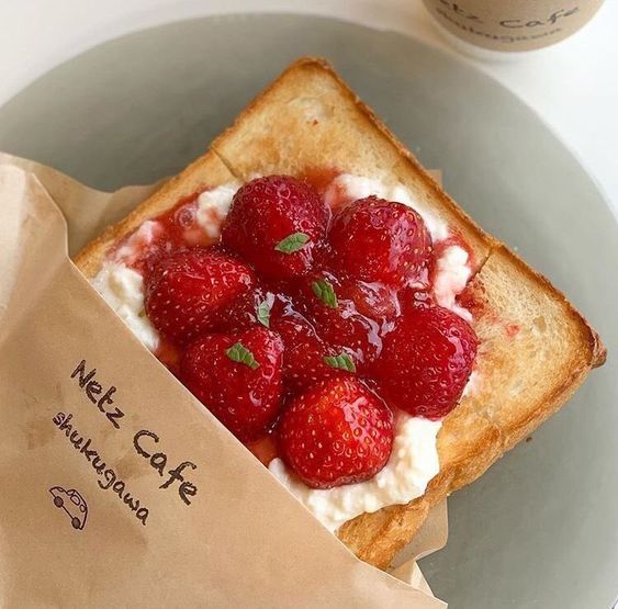 cafe_mlm's tweet image. delivery for mlms who like seinen mangas!