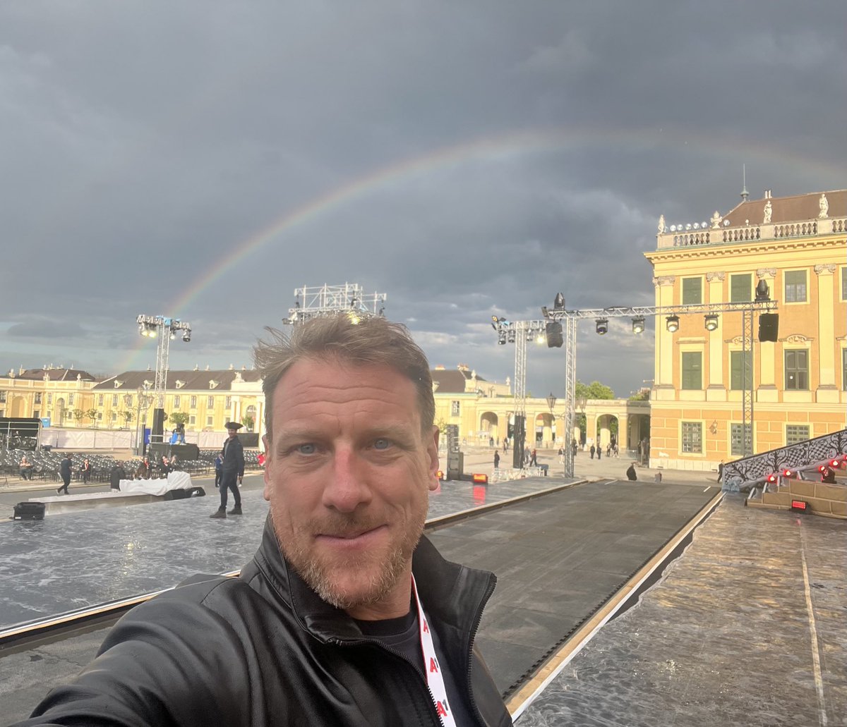 GGboeck's tweet photo. Gestatten: Josef Bratfisch 🇦🇹👑
#austriaforlife #schlossschoenbrunn #vienna @orf 20.15h https://t.co/yMBYgtMMVq