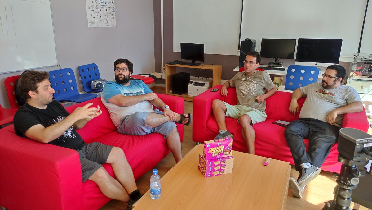 Entrevista en directo a Jorge García de <a href="/cKolmosGames/">cKolmos narrative.</a> en <a href="/GuachinchePixel/">Guachinche Pixelado</a> contando su experiencia en la creación del juego Oniria Crimes. Síguela en: twitch.tv/guachinchepixe… #GameJamElRincón2K23 #gamejam #ludumdare <a href="/AcadeviGameDev/">ACADEVI</a>