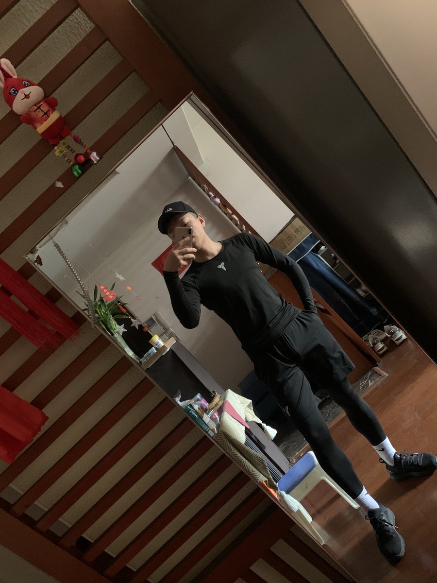 da12dada12's tweet photo. 成都  #成都gay #成都黑袜 #成都正装 #成都1s #成都白袜 #成都体育生 #成都 https://t.co/dpCKfYSrrE