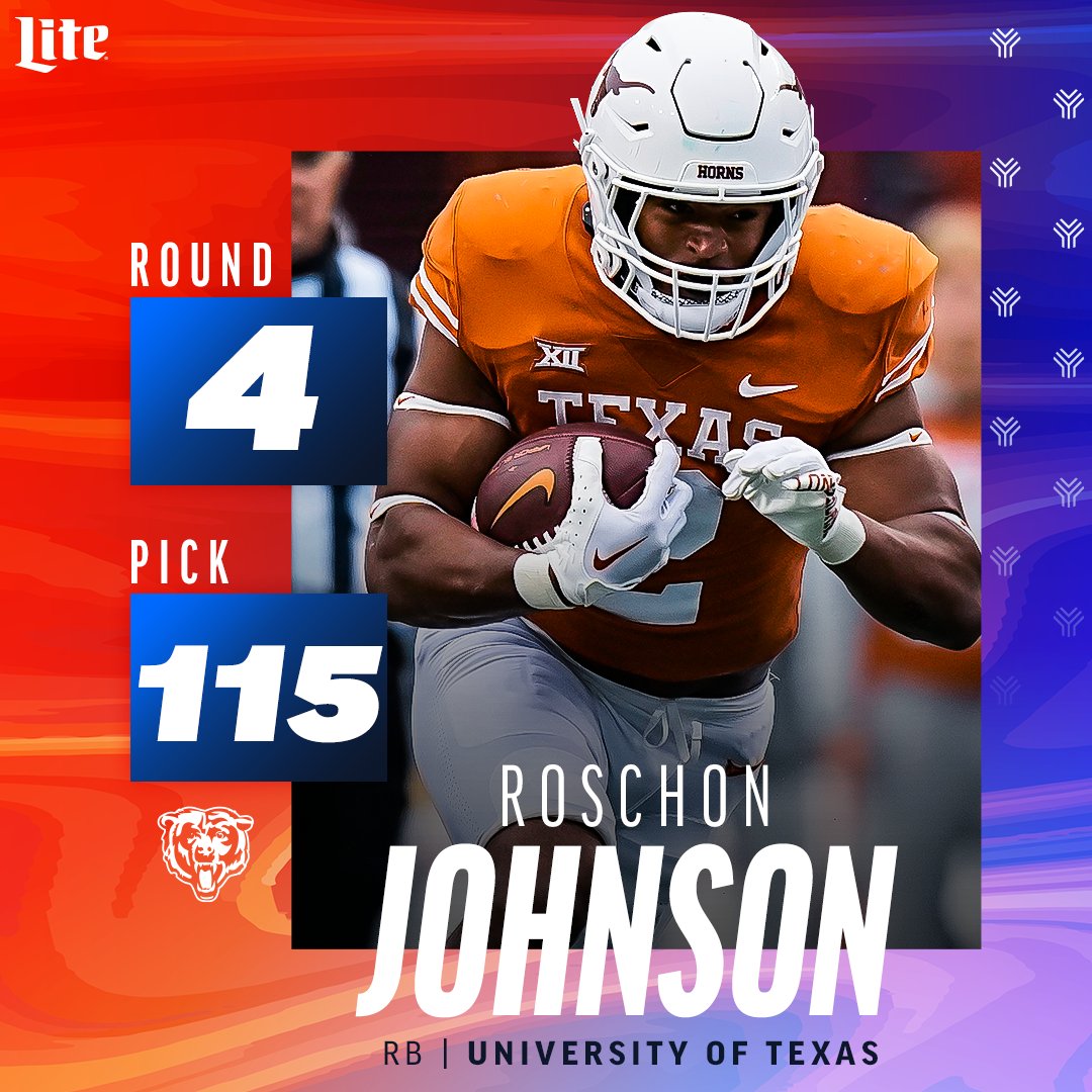 ChicagoBears's tweet photo. Hooked ���em from Texas 🤘

Welcome to the Windy City, @roschon! https://t.co/j1OLj26m6P