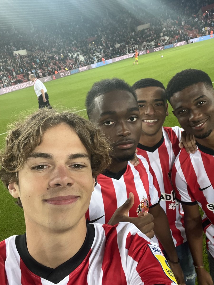 SunderlandAFC's tweet photo. How it started… 🤳 https://t.co/nTknz4FVxv