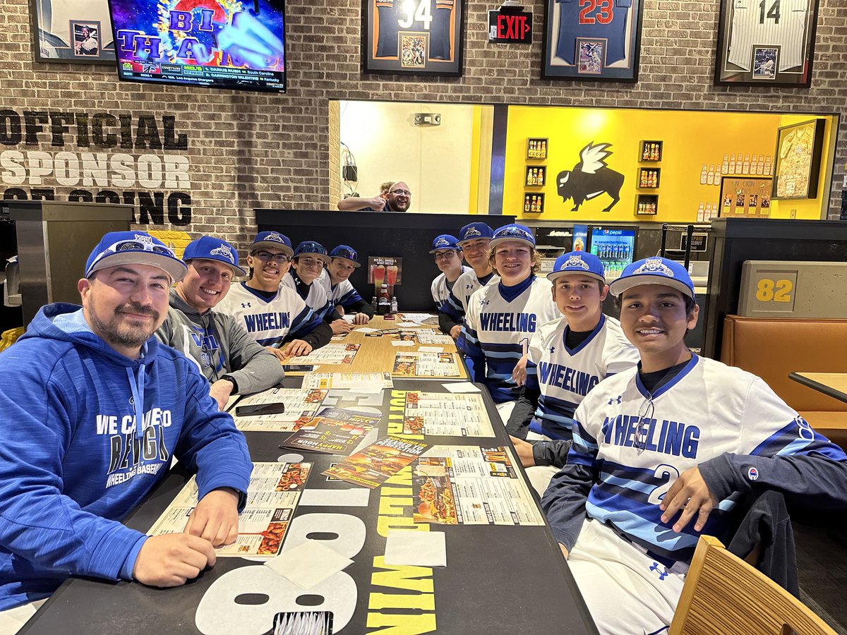 Two Saturdays in a row that our game is cancelled due to weather. So, time for some lunch and team bonding instead! ⁦@WHSBaseball2⁩ ⁦@WHSactivities⁩ ⁦@Wheeling_Cats⁩ ⁦@MrReinhart_Tech⁩ #makeitmatter #wintheday #thewheelingway