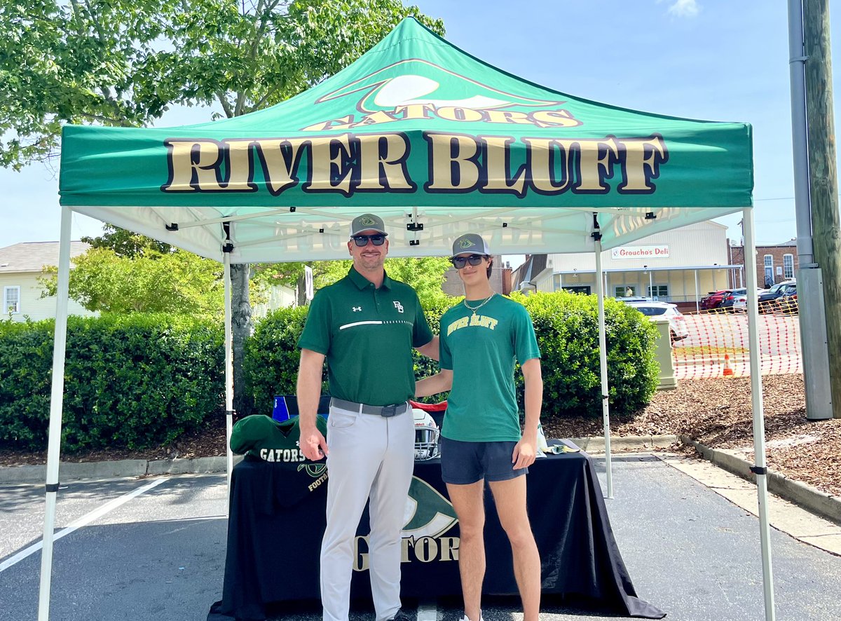 rbyouthsports's tweet image. Special shout out and thanks to @clipboardf3  and his son Adam McCown for working the RBYS Tent at Lex Kid’s Day!! They’ve handed out over 150 flyers and balls to youth from all over Lexington!! Thank you guys!!! @CoachBHardin @RBHSGators @RBGatorFootball @Gator_Athletics