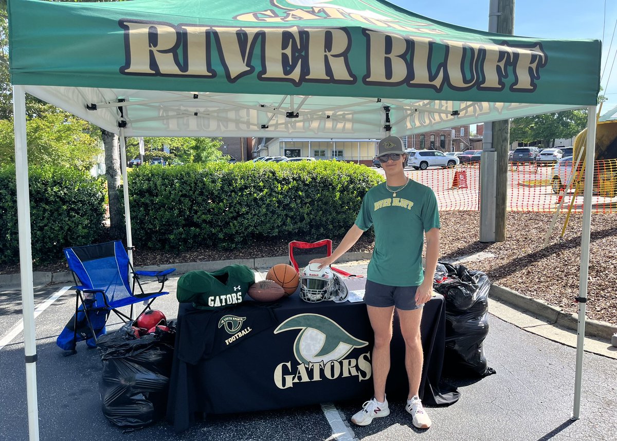 rbyouthsports's tweet image. Special shout out and thanks to @clipboardf3  and his son Adam McCown for working the RBYS Tent at Lex Kid’s Day!! They’ve handed out over 150 flyers and balls to youth from all over Lexington!! Thank you guys!!! @CoachBHardin @RBHSGators @RBGatorFootball @Gator_Athletics