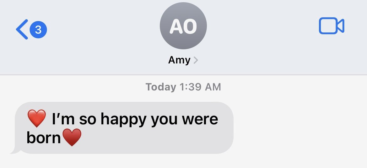 rldagg's tweet photo. what my aunt drunk texts my sister at 1:30am vs what she drunk texts me at 1:30am https://t.co/qz947Ryegk