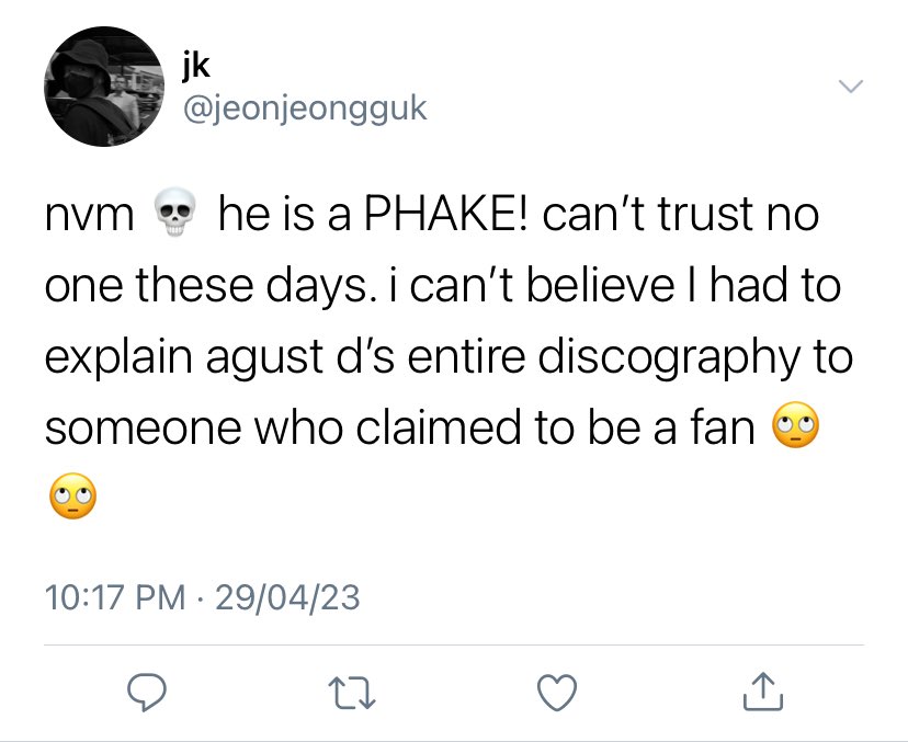 kvhnoir's tweet photo. #taekookau (short au) 

where jeongguk meets a fellow agust-d fan. or not. https://t.co/LMnbxOkzfb