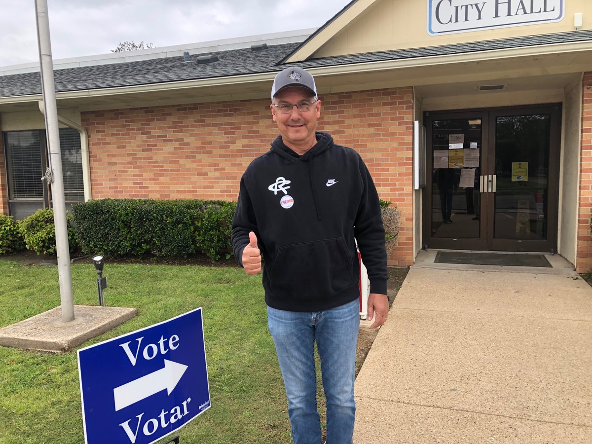 RoyseCityISD's tweet image. Voting in the Bond 2023 election continues today until 3:00. School Board President Scott Muckensturm made his vote count today! buff.ly/3ZncPqe. #RCISDVotes
