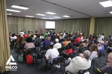 En el encuentro, trabajadores de esa institución explican las afectaciones directas del bloqueo de #EEUU a su labor y a las familias cubanas y se ratifica la participación en las actividades centrales por el #1Mayo, el legado de #FidelPorSiempre y a la continuidad con <a href="/DiazCanelB/">Miguel Díaz-Canel Bermúdez</a>