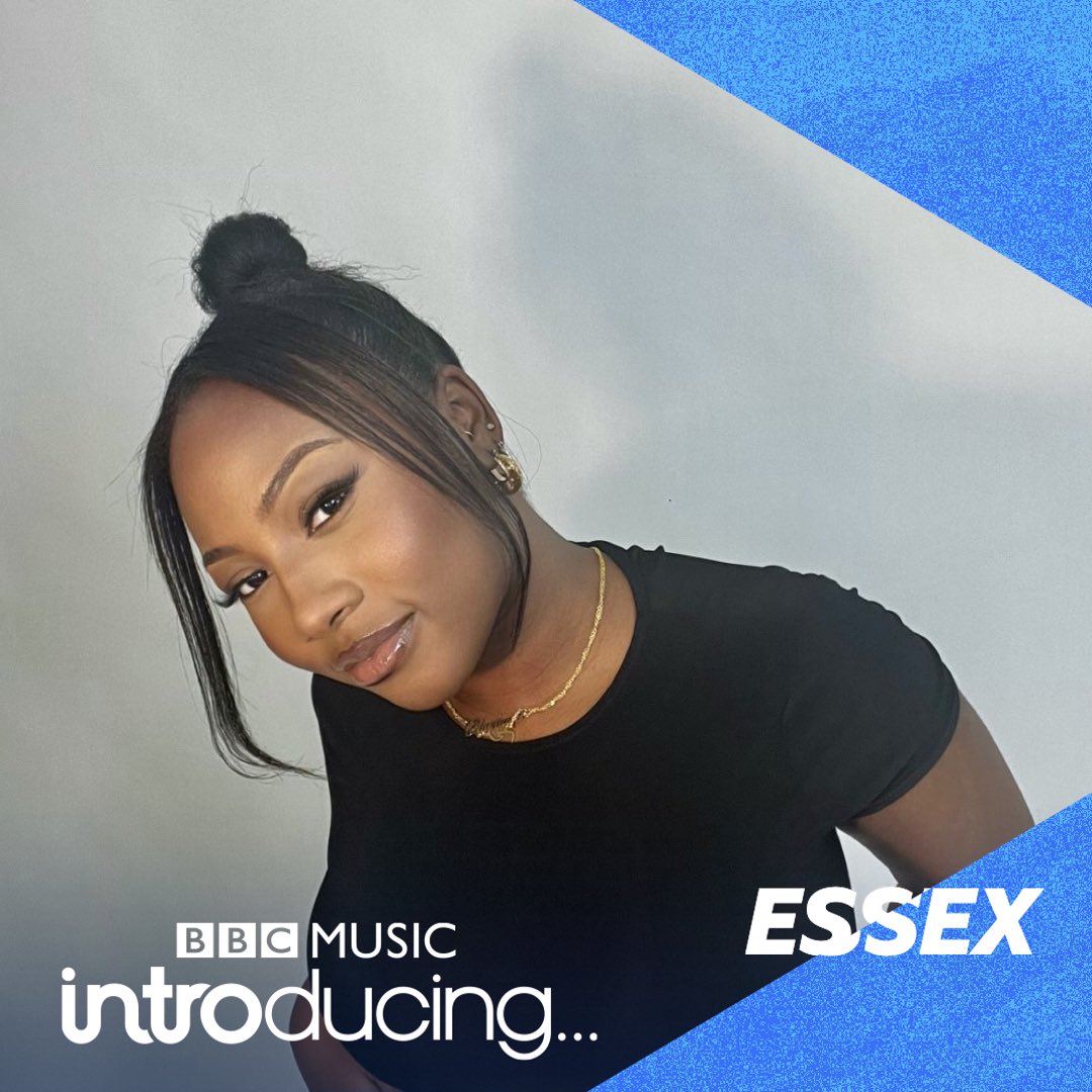 mabsxrmb's tweet photo. Tune in tonight at 9pm on BBC Introducing Essex to catch my live show and interview!

Download the BBC Sounds App to listen!

Big love to @this_ispeachy @bbcintroducing @bbcessex  for inviting me down💜💜💜
📸 IG: @/shotbyrae in @/creativequarters_ https://t.co/PjIaTO1XCS