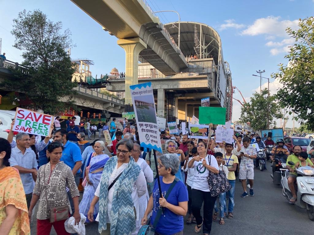 ShamelessNWeird's tweet photo. Thank You #Pune!!!
More than 5000 people ❤️
Mula Mutha Bachao!❤️
#ChipkoAndolan #ChipkoPune #PuneRiverRevival #Punekar
#rfdhataopunebachao https://t.co/3x7YPYXYV9