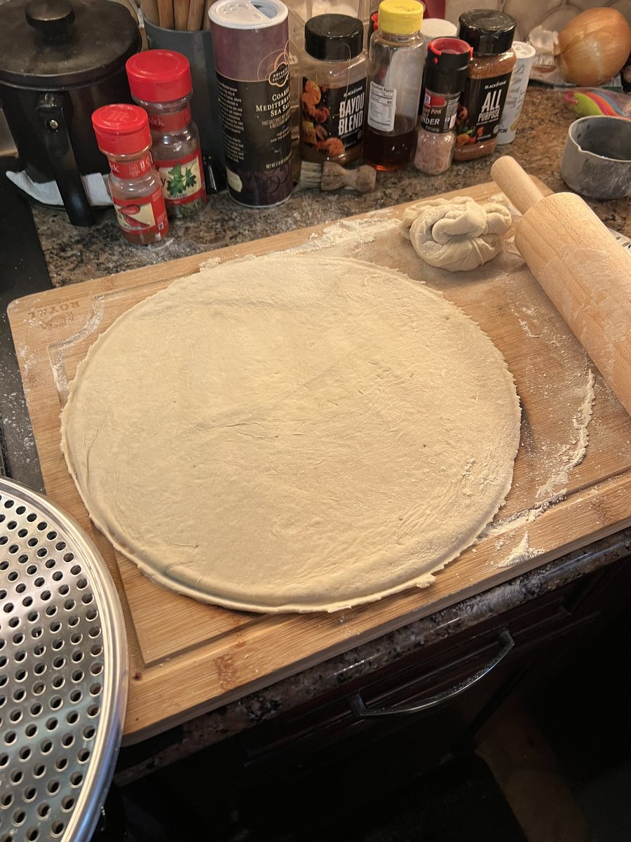 theyummystuff's tweet photo. Made my crust for the first time. https://t.co/j29YPI5scK