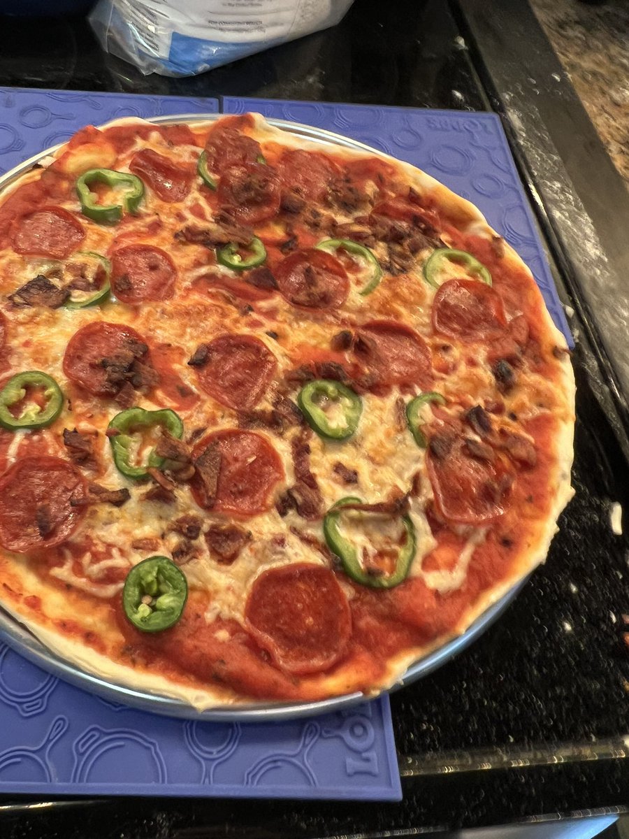 theyummystuff's tweet photo. Made my crust for the first time. https://t.co/j29YPI5scK