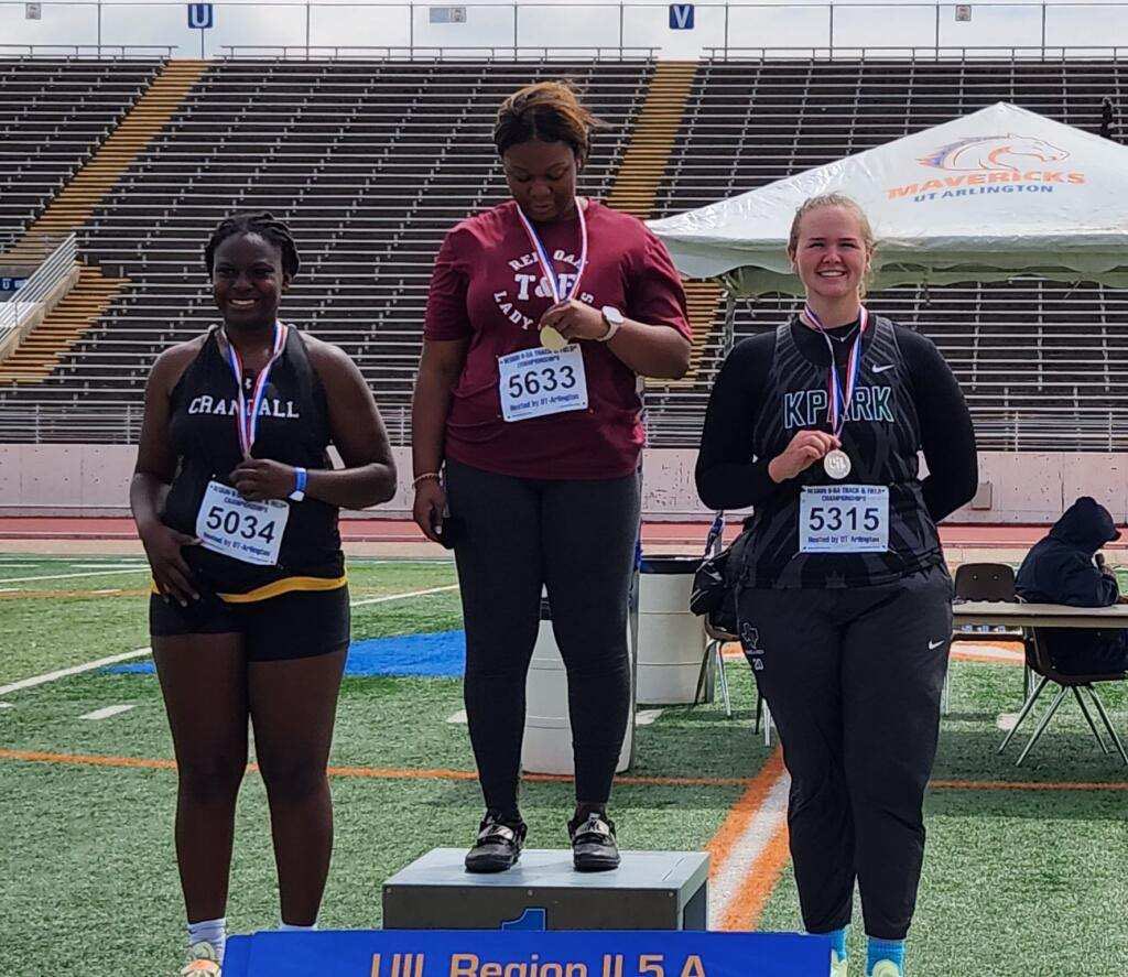 jokoch09's tweet photo. Region II-5A T&amp;F Championships: @HumbleISD_KPHS sophomore Courtney Daniel is heading to #UILState in the shot put finishing 2nd at Regionals with a throw of 40-feet-6-inches. #WeAreTheLight (@SC_CoachD) https://t.co/xHSAhxe70O