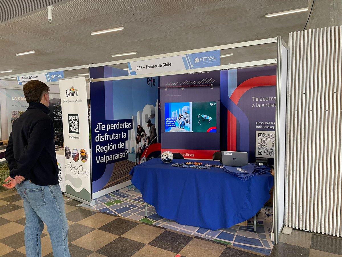 EFEValparaiso's tweet photo. En este día familiar te esperamos en #FITVAL, nuestro Gerente General Miguel Saavedra, fue parte del 3º Coloquio 'Destinos Sostenibles', exponiendo sobre el rol de @EFEValparaiso en el turismo de la región y sus rincones 🚆💙
Más en: https://t.co/iIh5zCIkSw https://t.co/W5EAURRq3I
