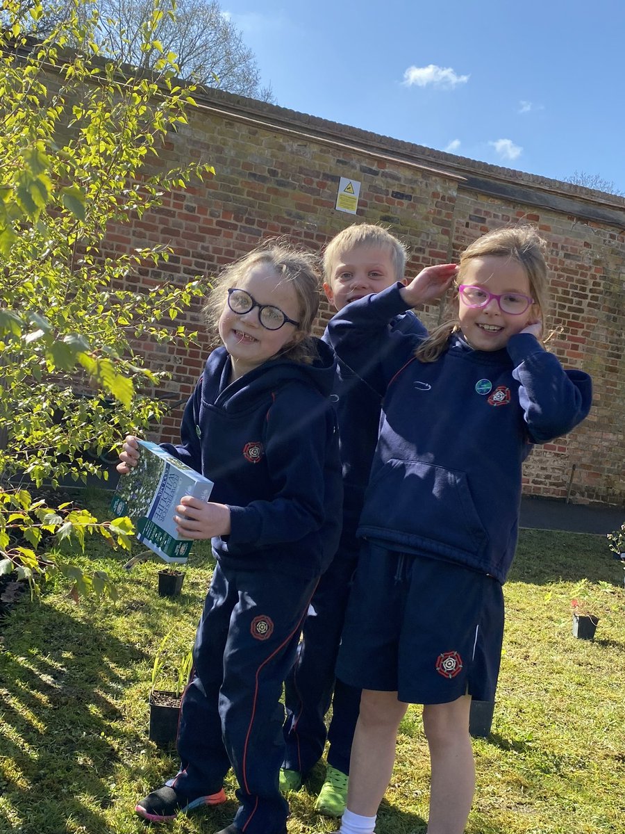 Learning about the environment can be great fun!
This week the children learned about food waste and how to be more sustainable. Our Eco Committee also planted a wildflower garden to celebrate the coronation of HM King Charles.
Growing eco minded citizens of the future #teamberko