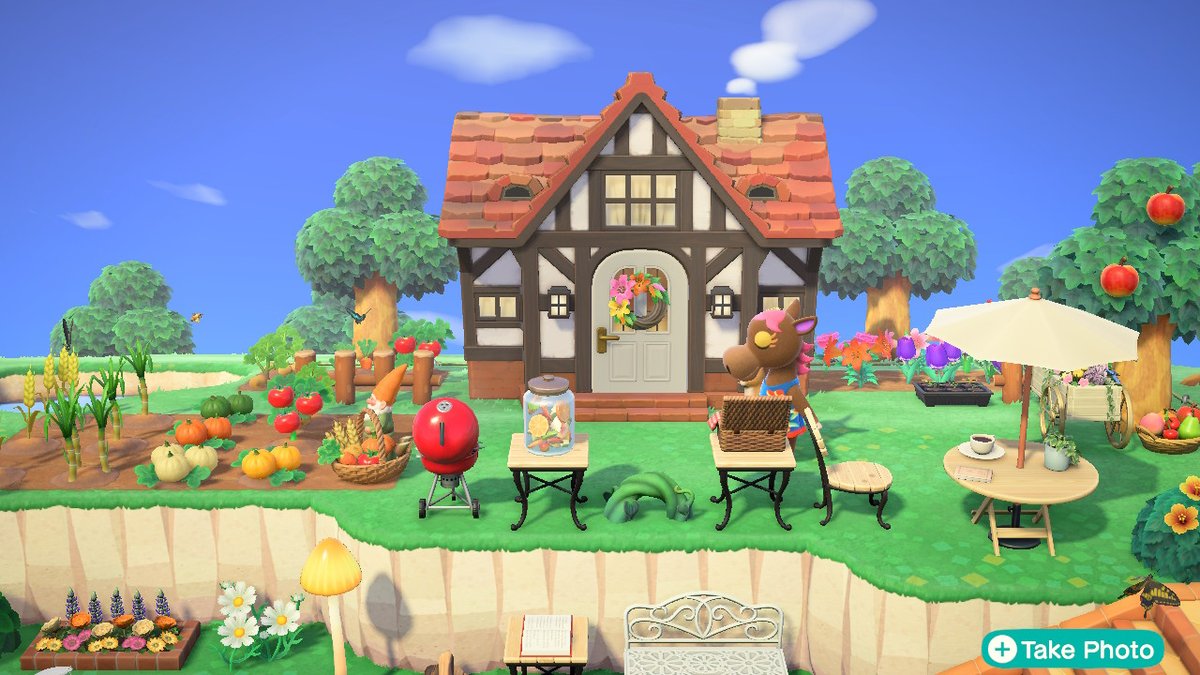 PuranormalCorb's tweet photo. I had a lot of fun with this house! I didn't have time to go in! #AnimalCrossing #ACNH #NintendoSwitch https://t.co/NtFRONtqdE