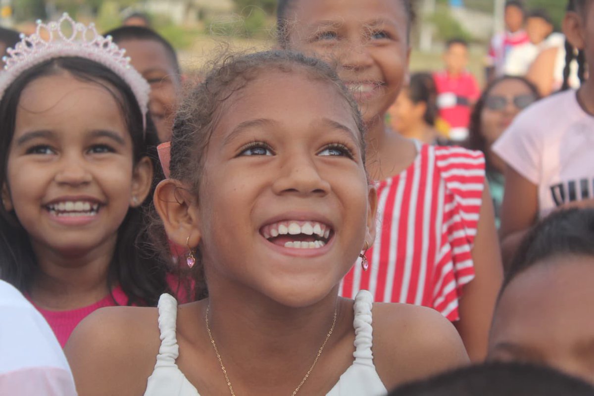 GobCordoba_'s tweet photo. La niñez es sinónimo de amor, ternura, juego y diversión. 💝
Durante el mes de abril hemos conmemorado en todo el territorio, la alegria de ser niños.
Hoy 29 de abril invitamos a los papitos cordobeses a vivir este día en familia.
#DiaDeLaNiñez
@juegoyninez
#DescubriendoSonrisas https://t.co/rfWKJs7Sxt