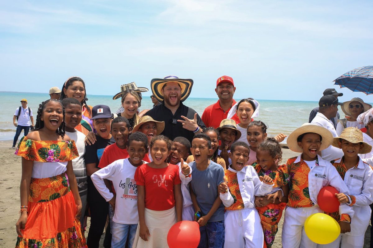 GobCordoba_'s tweet photo. La niñez es sinónimo de amor, ternura, juego y diversión. 💝
Durante el mes de abril hemos conmemorado en todo el territorio, la alegria de ser niños.
Hoy 29 de abril invitamos a los papitos cordobeses a vivir este día en familia.
#DiaDeLaNiñez
@juegoyninez
#DescubriendoSonrisas https://t.co/rfWKJs7Sxt