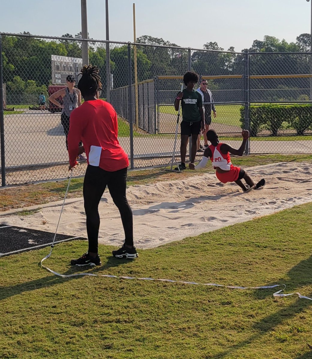 Allen_Math_IMS's tweet photo. Great way to end the track season! @IMS_Indians https://t.co/fb0LJNPpXQ