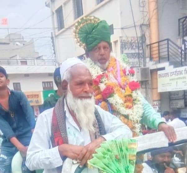 QureshiJunaed's tweet photo. *ब्रेकिंग न्यूज*
महाराष्ट्र मधील A Grade कृषि उत्पन्न बाजार समिती हिंगोली येथिल संचालक निवडणुकीत ऑल इंडिया मजलिस ए इत्तेहादुल मुस्लिमीन पक्षाचे हिंगोली जिल्हा अध्यक्ष हाजी शेख बुरहान पहलवान यांची प्रचंड मतांनी विजय. https://t.co/A8U7pDCshJ