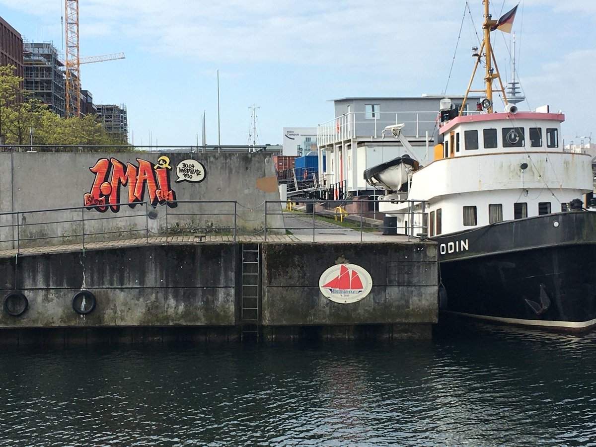 Alle auf die Straße für einen revolutionären 1. Mai in #Kiel! 

1. Mai-Vorabenddemo von <a href="/diereichenzurk1/">Die Reichen zur Kasse</a>:  30.04. | 17.30 | Vineta

Antikapitalistischer Block auf der DGB-Demo: 01.05. | 10.00 | Gewerkschaftshaus

Maifest am Stadtteilladen Anni Wadle | 01.05. | 14.00 | Kieler Str.