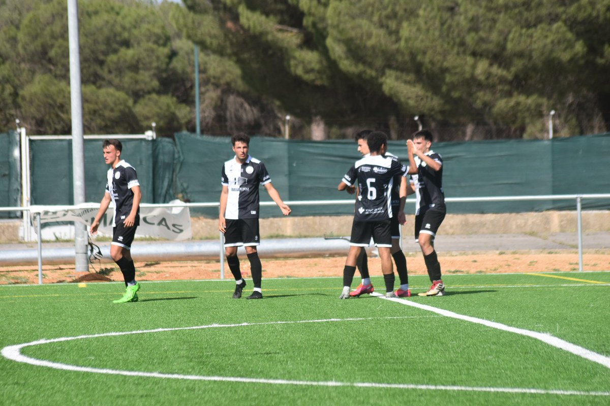 USCFbase's tweet photo. 🏁 Final:

Triunfo del filial en Simancas gracias a los tantos de Pablo López y Miguel Caballero.

0️⃣/ @villadesimancas
🆚
2️⃣/ @UnionistasCF B 

#SimancasUnionistasB
#ConstruyendoUSCF 🏗️ https://t.co/PmTUEcy09Y