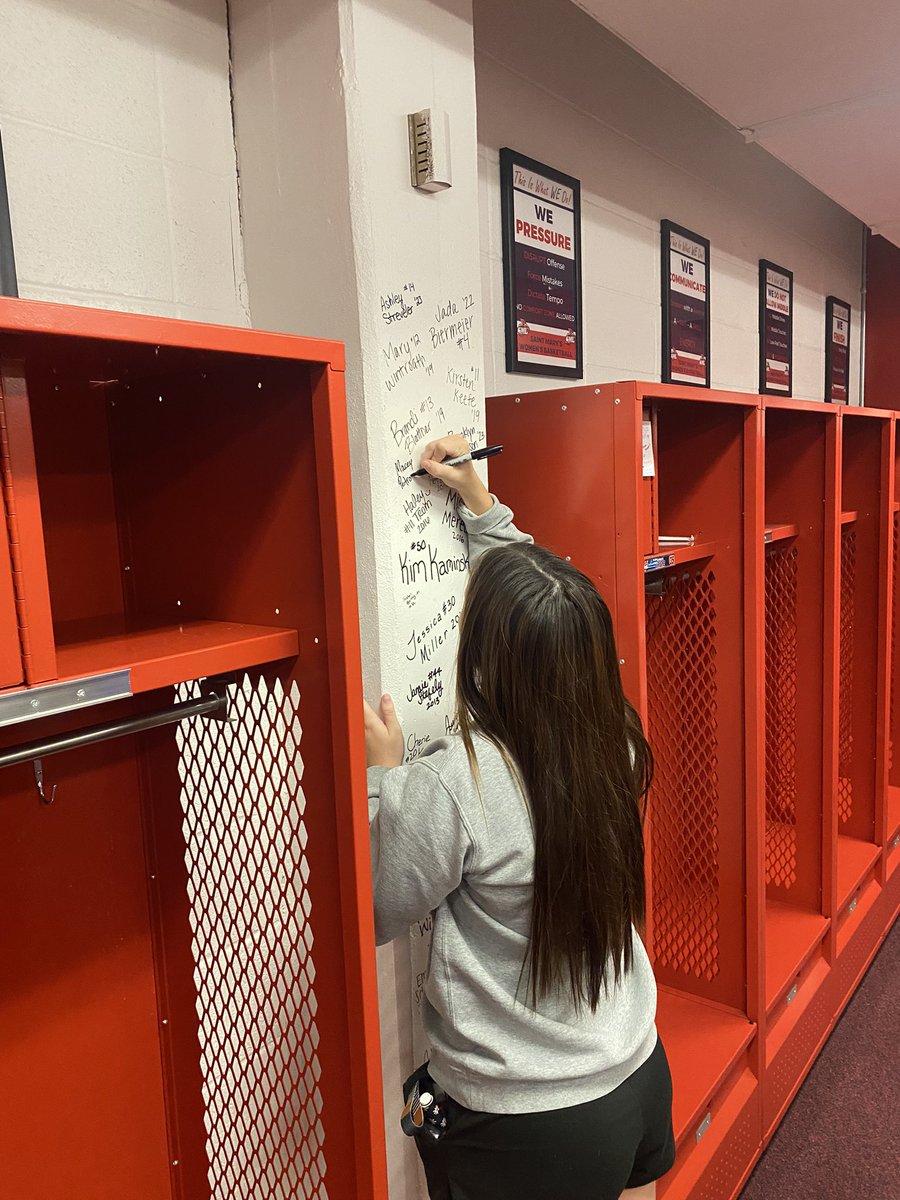 saintmarys_wbb's tweet image. BIG congrats to these 3 on Graduation Day! Each left their mark on our program and our campus in special ways!! Congratulations Ashley, Brooklyn &amp;amp; Macey