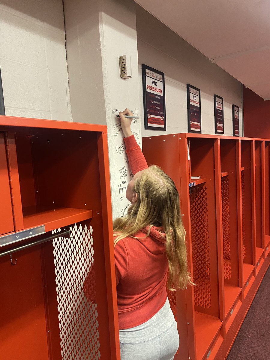 saintmarys_wbb's tweet image. BIG congrats to these 3 on Graduation Day! Each left their mark on our program and our campus in special ways!! Congratulations Ashley, Brooklyn &amp;amp; Macey