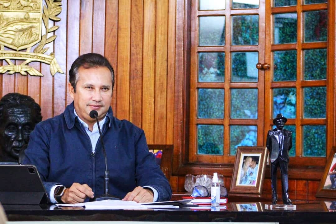Instalamos el Estado Mayor de Riesgo en Guárico, conformado por la secretaria de gobierno y seguridad, secretarios de area y alcaldes. 

En perfecta organización nos preparamos para atender y prevenir las contingencias en estos tiempos de lluvia.

#GuáricoProgresaConElPueblo