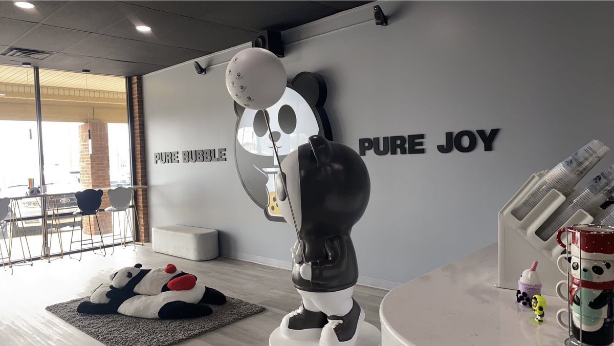 showmeeyourgod's tweet image. Bubble Tea, Pandas, gaming, and the only people I trust 🤍💕 
#LoveinTheAir創作 #BubbleTea #BestFriend @JesusControlCJA @DShemwell