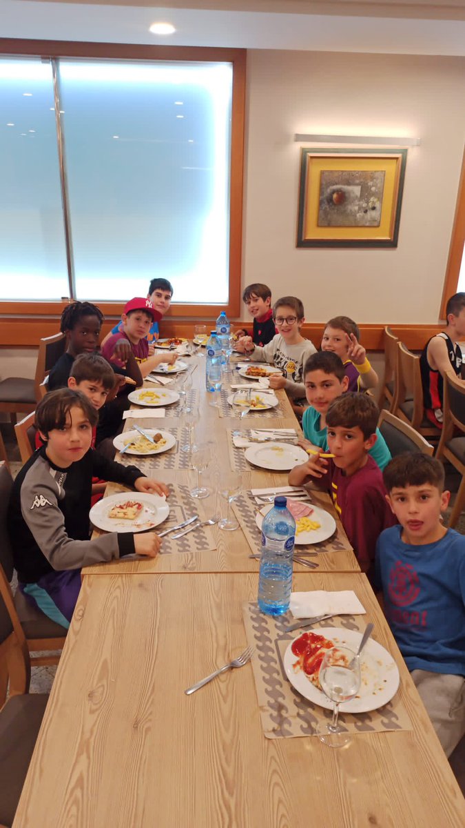 El Mini B a lea 12h de la salle Reus!🏀