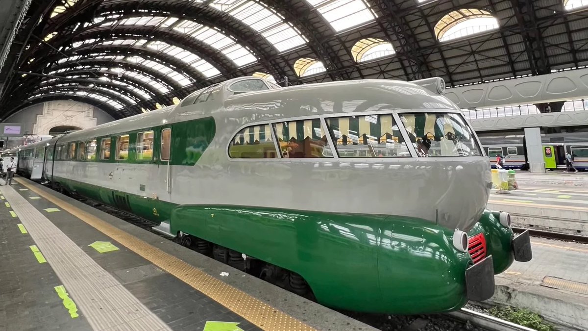 Aaron Bastani tweet media