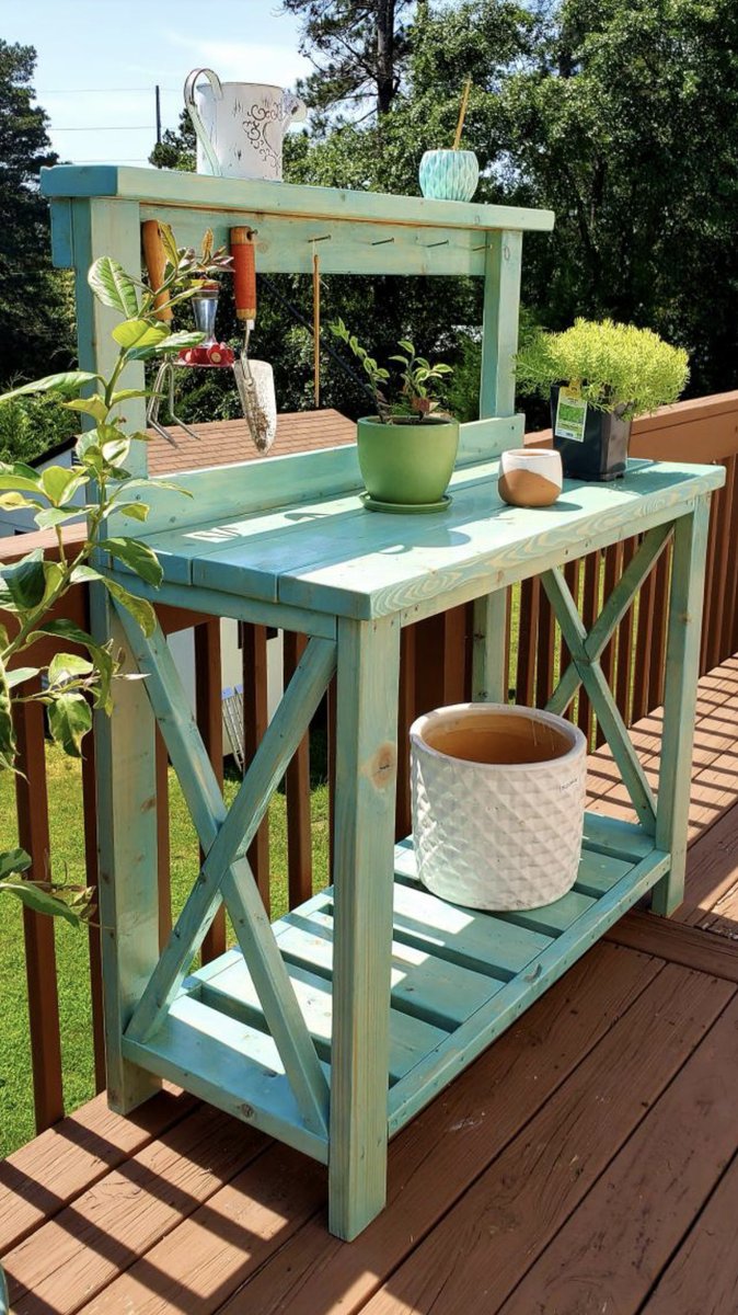 anawhitediy's tweet photo. Build a farmhouse style potting bench - Step-by-step plans + video https://t.co/8LaZEBfSet
#anawhite #mikeo #plants #garden #outdoor #diy #woodworking https://t.co/fdeibYB83g