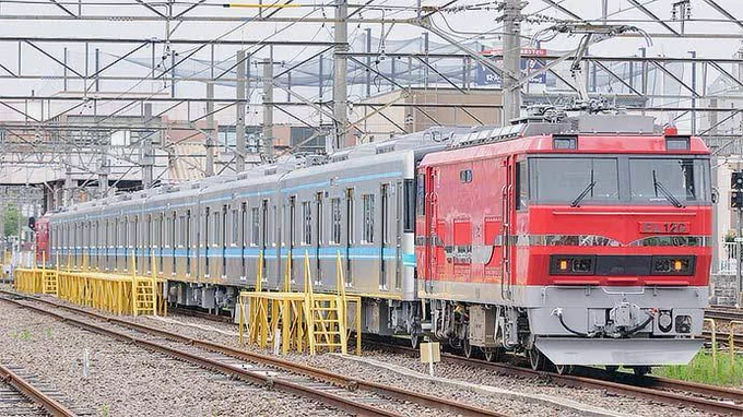 名鉄じゃないって怒られたやーつ。 EL120と組んでたからてっきり。