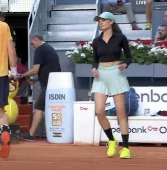 GlastobabeParks's tweet photo. Utter madness! What sexiest rubbish. Watched the Norrie match today where ball girls and boys were wearing normal clothes. It appears centre court has its own uniform and an all female cohort! 🤦🏻‍♀️ Does the Madrid open not know it’s 2023! #MadridOpen #tennis https://t.co/GdkcQHvlDt