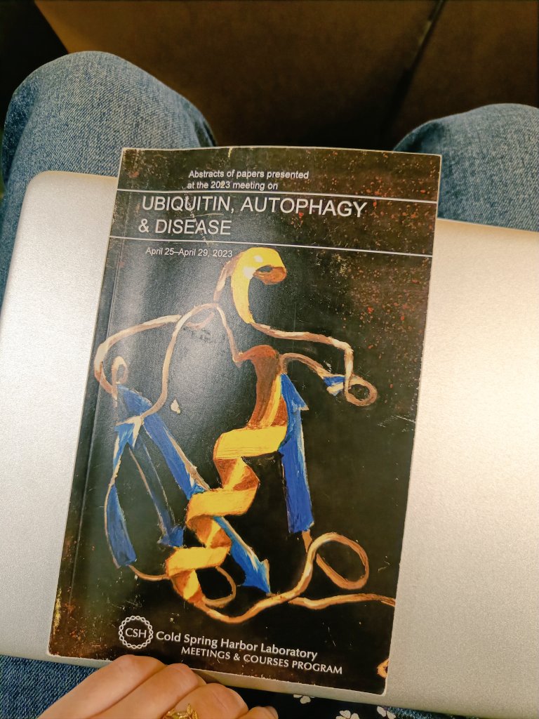 chiara_veroni's tweet photo. Extremely grateful to have had the opportunity to attend the #CSHUbiquitin2023 and to present my PhD project. It was so great to meet new people and to listen to amazing science.
@simonsen_lab #autophagy https://t.co/Vci1hEf2vW