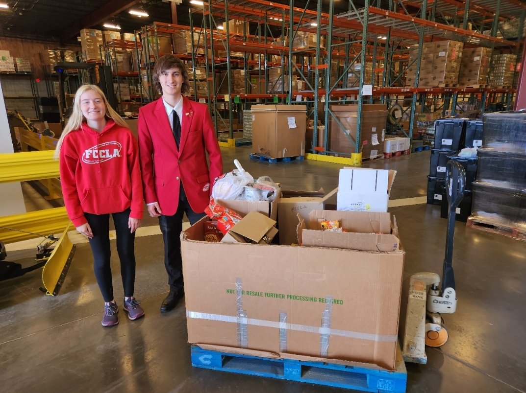 SDFCCLA's tweet photo. #SDFCCLA collected 500 pounds of food at the 2023 State Leadership Conference. This food was donated to Feeding South Dakota to help needy families in SD.  Thank you FCCLA chapters for your generous donation. https://t.co/lF5WmwYDz1