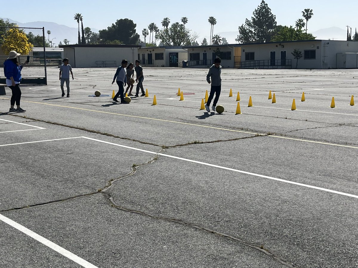 <a href="/ElDoradoBears/">El Dorado Avenue Elementary</a> 5th graders who had good behavior got to participate in our Field Day races. Balloon pops, potato sack races, &amp; 3-legged races were just some of the fun activities students enjoyed. Great sportsmanship everyone! <a href="/LASchoolsNorth/">LAUSD Region North</a> <a href="/LASchools/">Los Angeles Unified</a> <a href="/SFS_COS/">SanFernando.Sylmar.COS</a> <a href="/Kelly4LASchools/">Kelly Gonez, LAUSD</a>