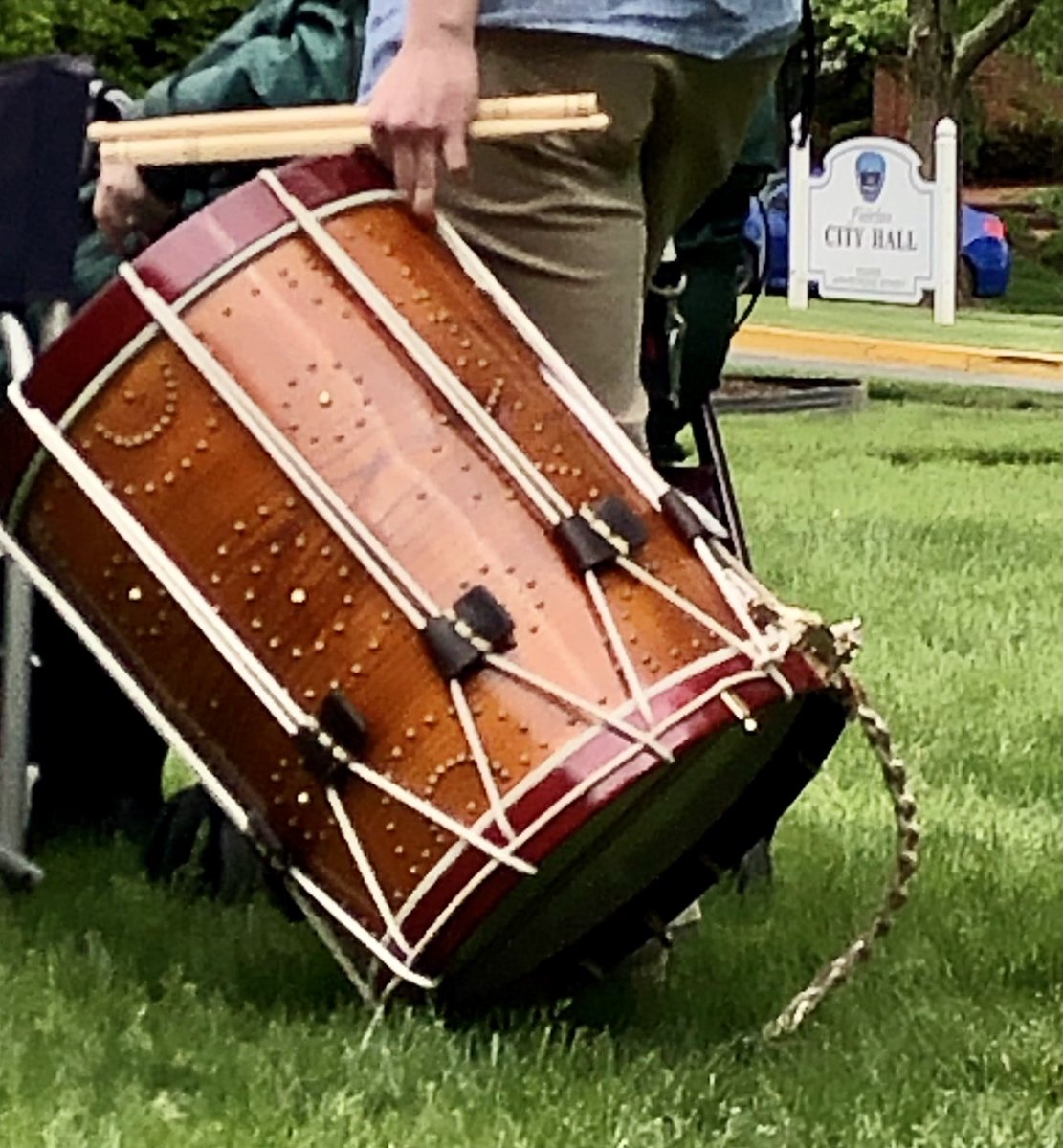 ellewags's tweet photo. The second annual Fairfax Muster was a hit. 😊 🥁 
@CityofFairfaxVA @troiano220 @gmugreenmachine https://t.co/8rVF7CoCmW