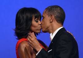 AuthorJoeNBrown's tweet photo. Time for some Obama Love 💘. #LoveObamas 👩🏽🤝👨🏾 #ObamaLove 🫂 #LoveStory 🚹🚺 #LoveLife #BlackLove #Obamas #ObamAbility #ObamaLoveStory 💙💚 #LoveTheObamas 💃🏽🕺🏽#LoveIsInTheAir 👩🏽❤️👨🏽 @BarackObama 💕 💞 https://t.co/rpqaGLRaw2