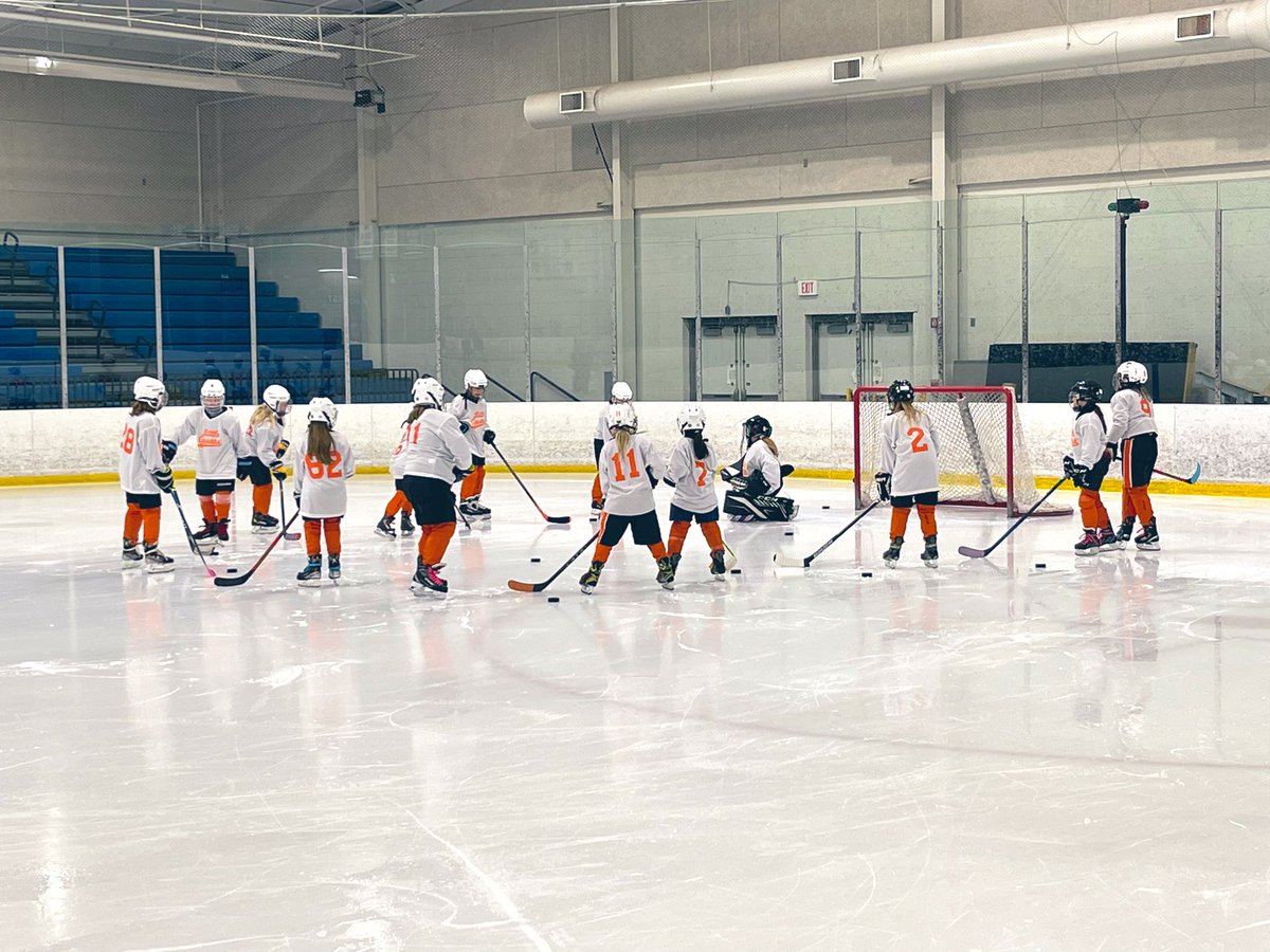 CoachKerrie's tweet photo. Coaching the next group to be their best. Nothing better. #girlshockey #littlecaesars #bethebestyou #teamwork #lovethegame #hockey https://t.co/JqCd3nyykk