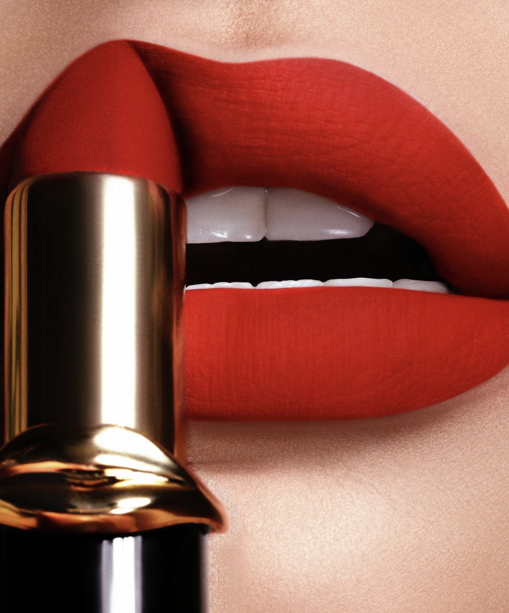 patmcgrathreal's tweet photo. ‘ELSON 2’ ⚡️⚡️⚡ Fall in the love with the opulently outrageous fiery red-orange of #MatteTrance shade ‘ELSON 2’ named in homage to the DIVINE @KarenElson_
⚡️⚡️⚡️ #TurnYourLipsOn NOW at https://t.co/YbyGE7Ocgf https://t.co/Oa18kqHjaf