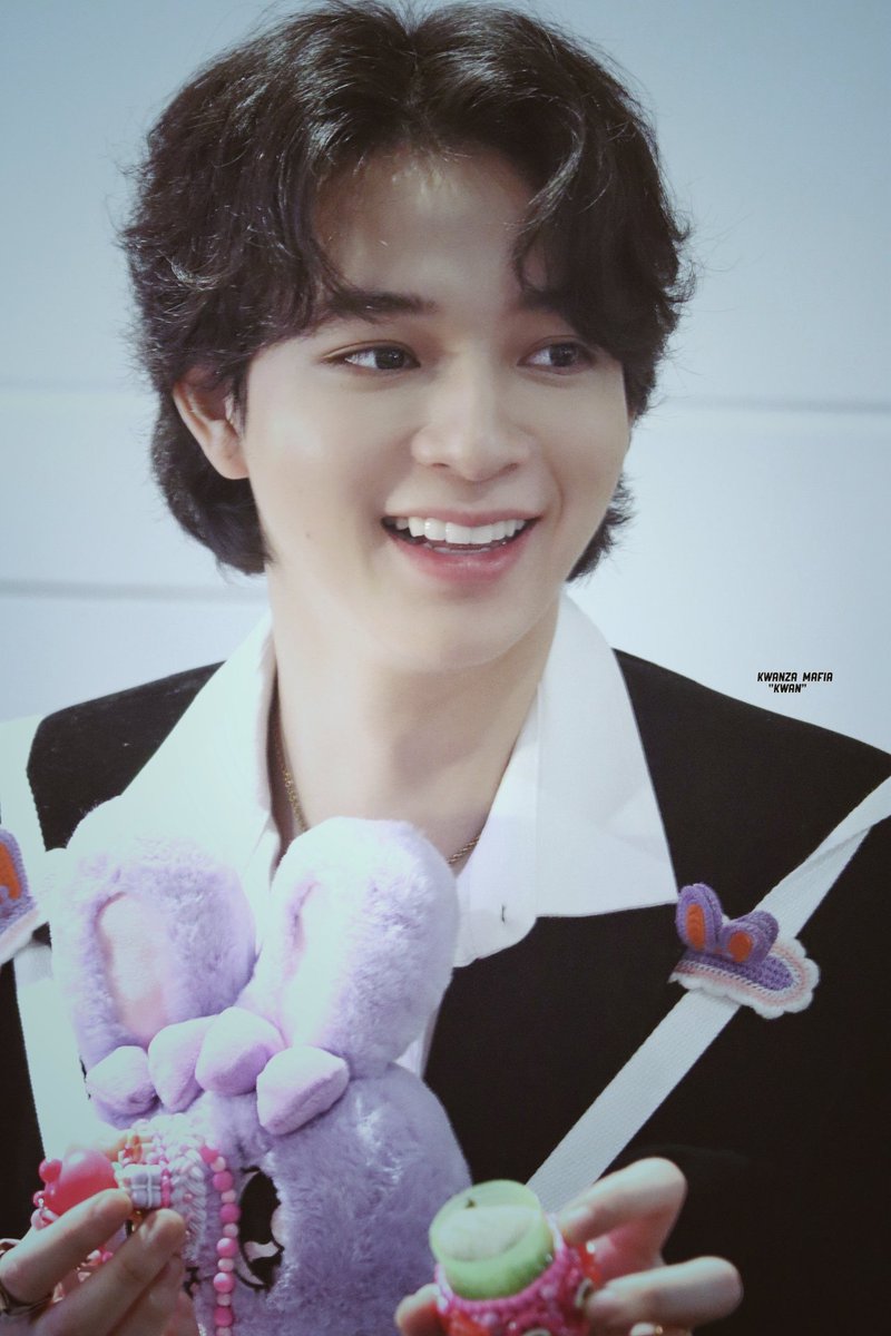 KwanzaMafia's tweet photo. อาการเป็นยังไง?
#KONNECEVExBAS
#บาสเด็กอ้วนที่แท้จริง
#𝕜𝕨𝕒𝕟𝕫𝕒𝕞𝕒𝕗𝕚𝕒 📸 https://t.co/5qni4oA8kq